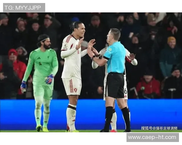 中超精彩对决本菲卡逆转里昂争议判罚引发全场热议 中超精彩对决本菲卡逆转里昂争议判罚引发全场热议